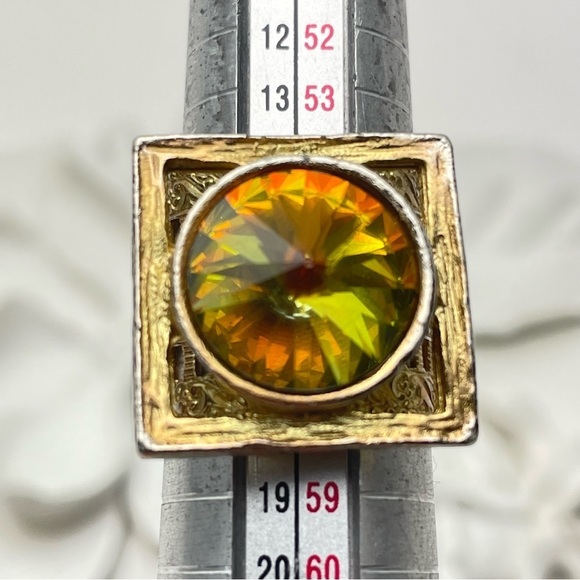 Green Amber Rivoli Crystal Ring Size 7.5 - Picture 10 of 11